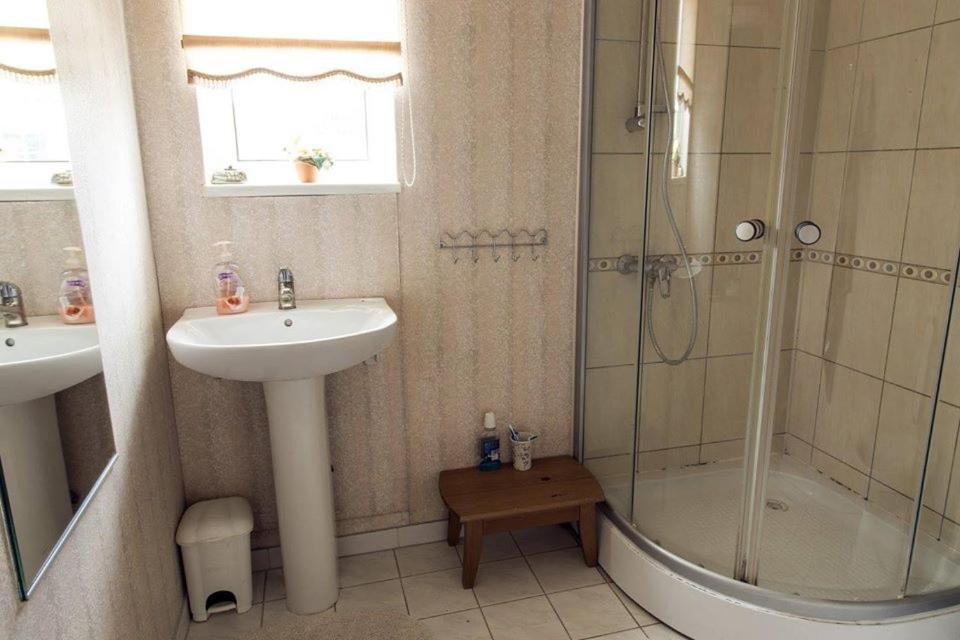 Vahe Guest House Пилтсамаа Екстер'єр фото